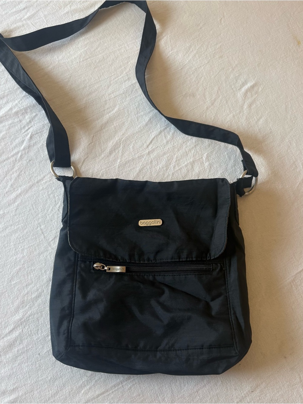 Baggallini Black Nylon Messenger Crossbody